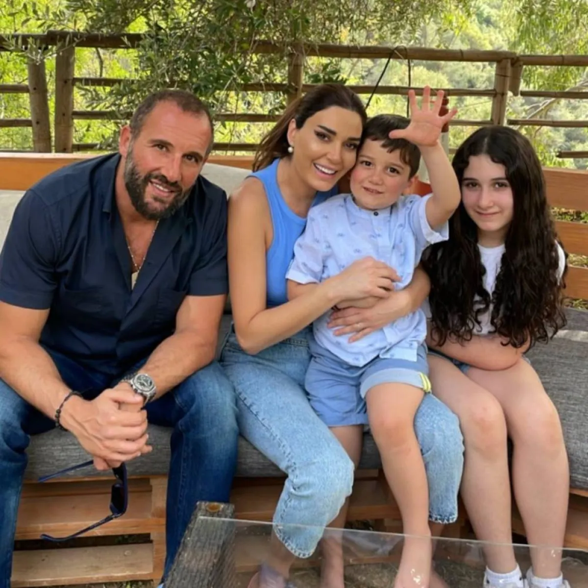 سيرين عبدالنور وزوجها فريد رحمة وولداهما تاليا وكريستيانو - صورة من حسابها على انستغرام