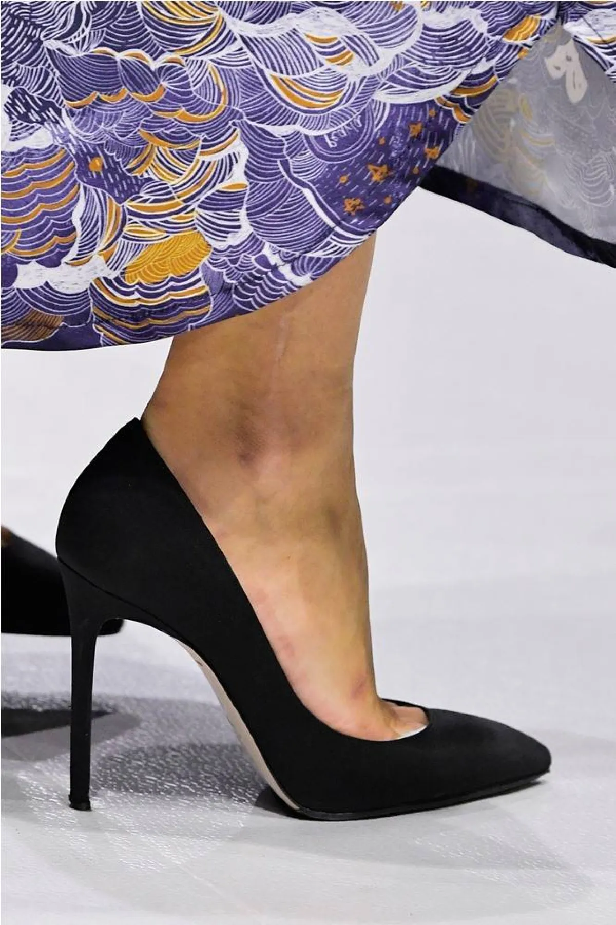 موديلات أحذية باللون الأسود لخريف 2022 من بيرلا Pearla