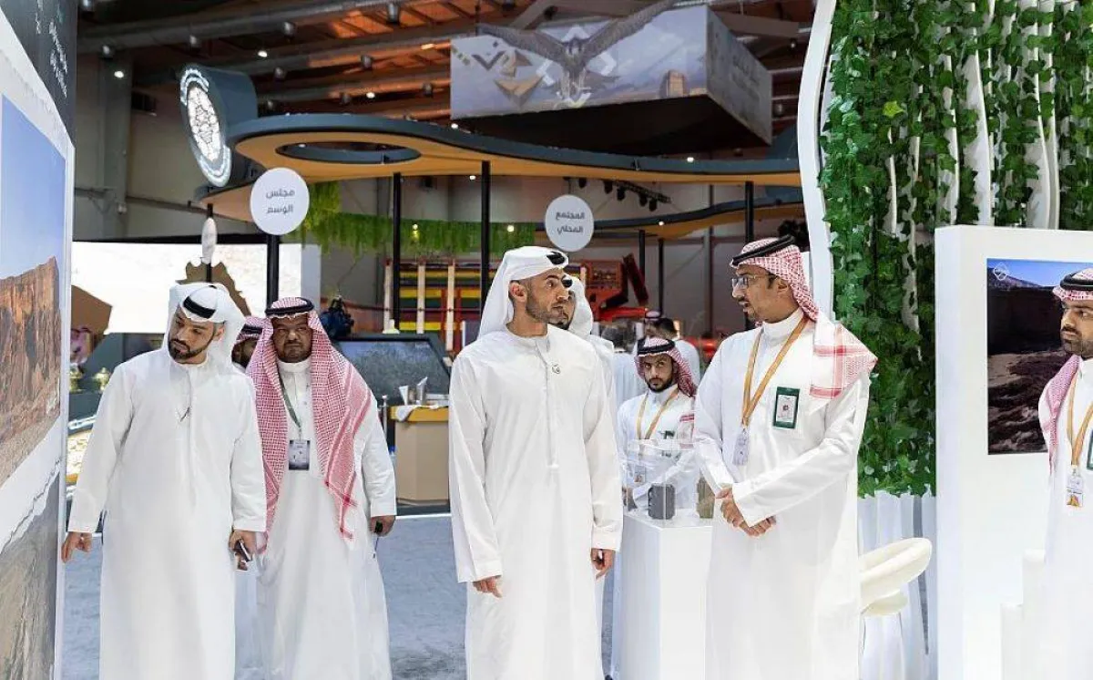 اطلع السفراء على جهود النادي في جمع كل يخص إرث الصقارة والرحلات والصيد