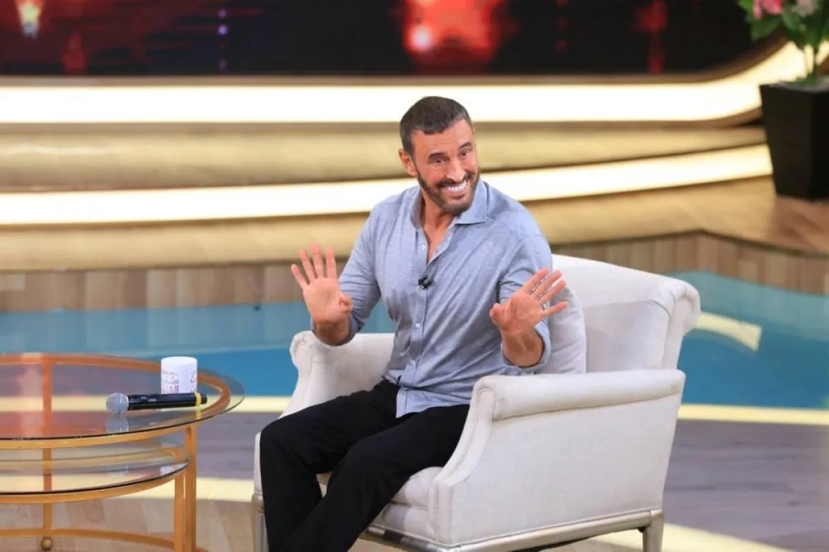 كاظم الساهر من برنامج معكم - الصورة من صفحة البرنامج على الفيس بوك