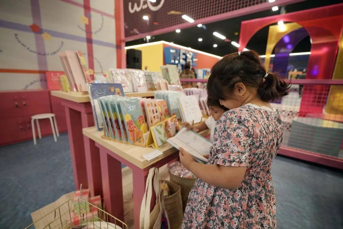  ضم الرواق المخصص لـ"سين" منتجات متنوعة