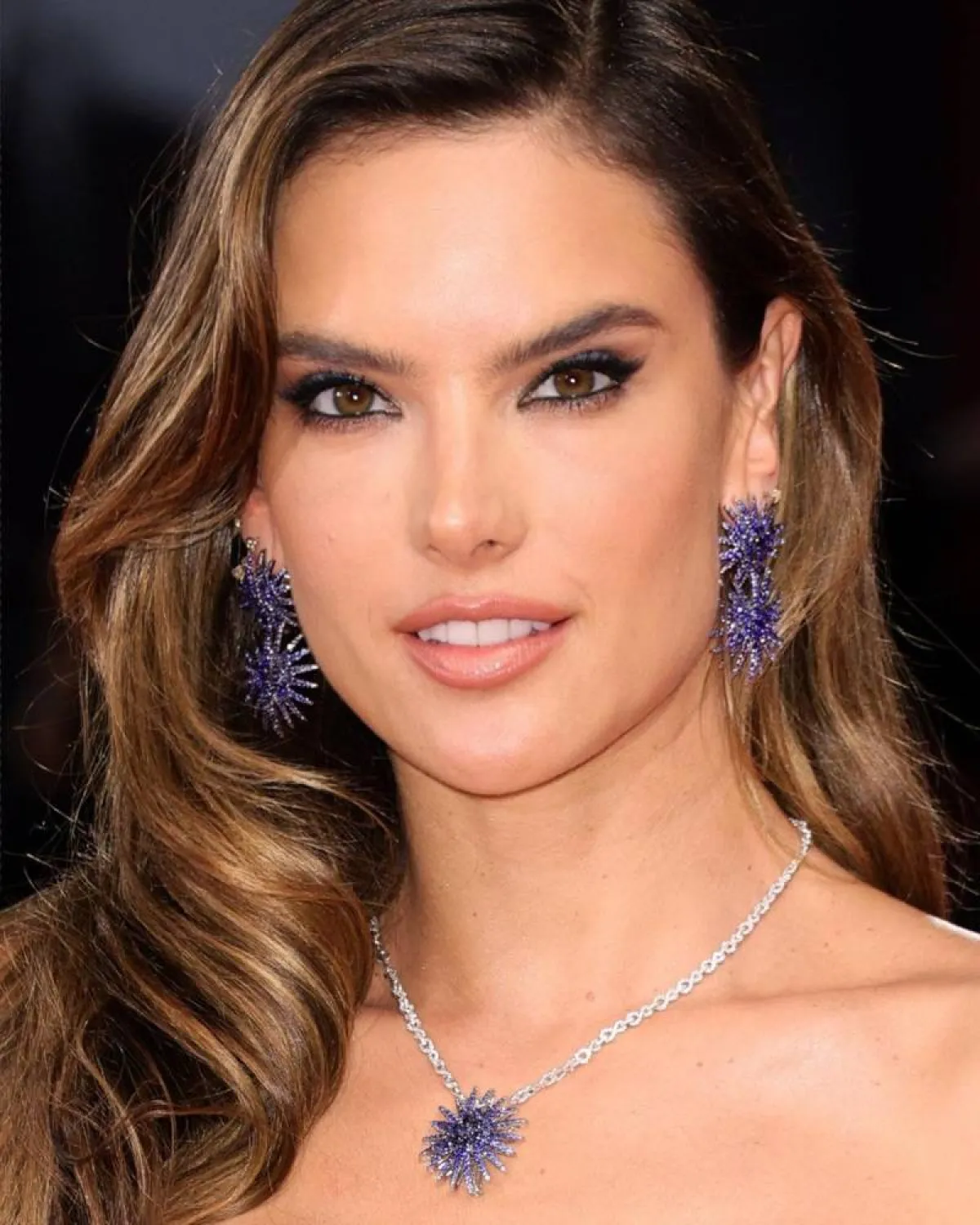 مجوهرات أليسانرا أمبروسيو Alessandra Ambrosio -الصورة من حساب النجمة على انستغرام