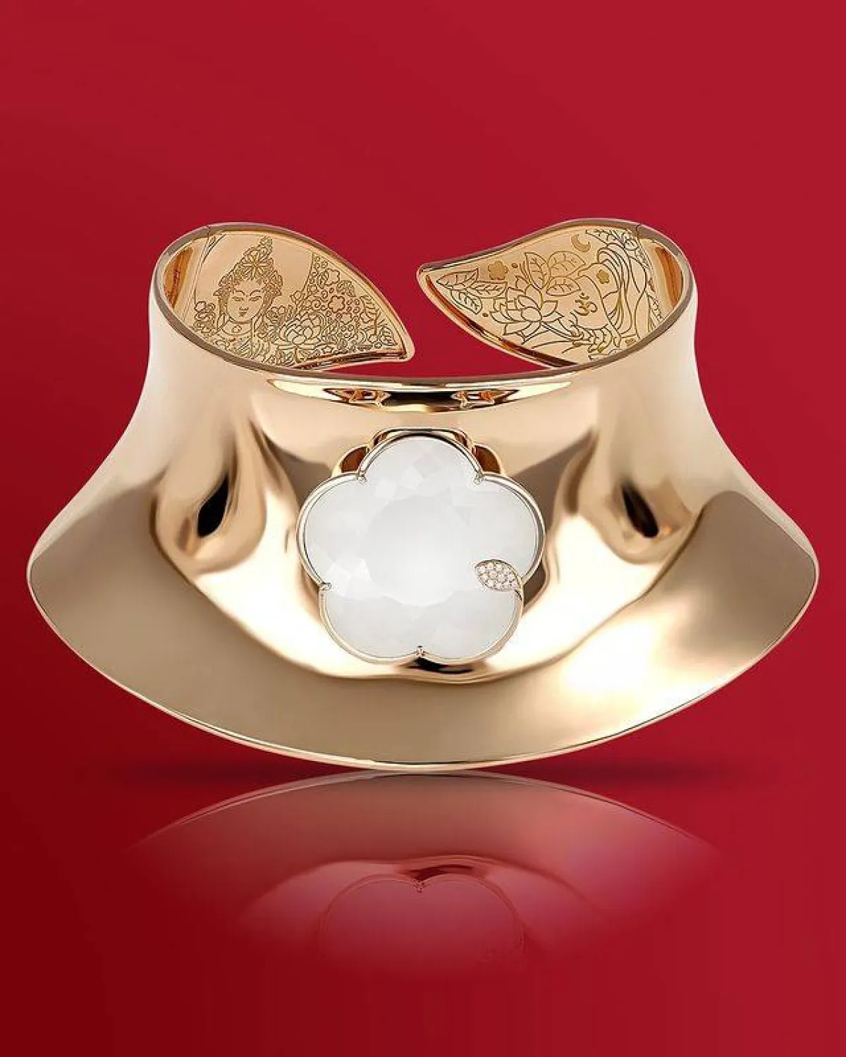 تشوكر Om Tare مزين بالعقيق الأبيض-الصورة من حساب مجوهرات باسكال بروني على انستغرام