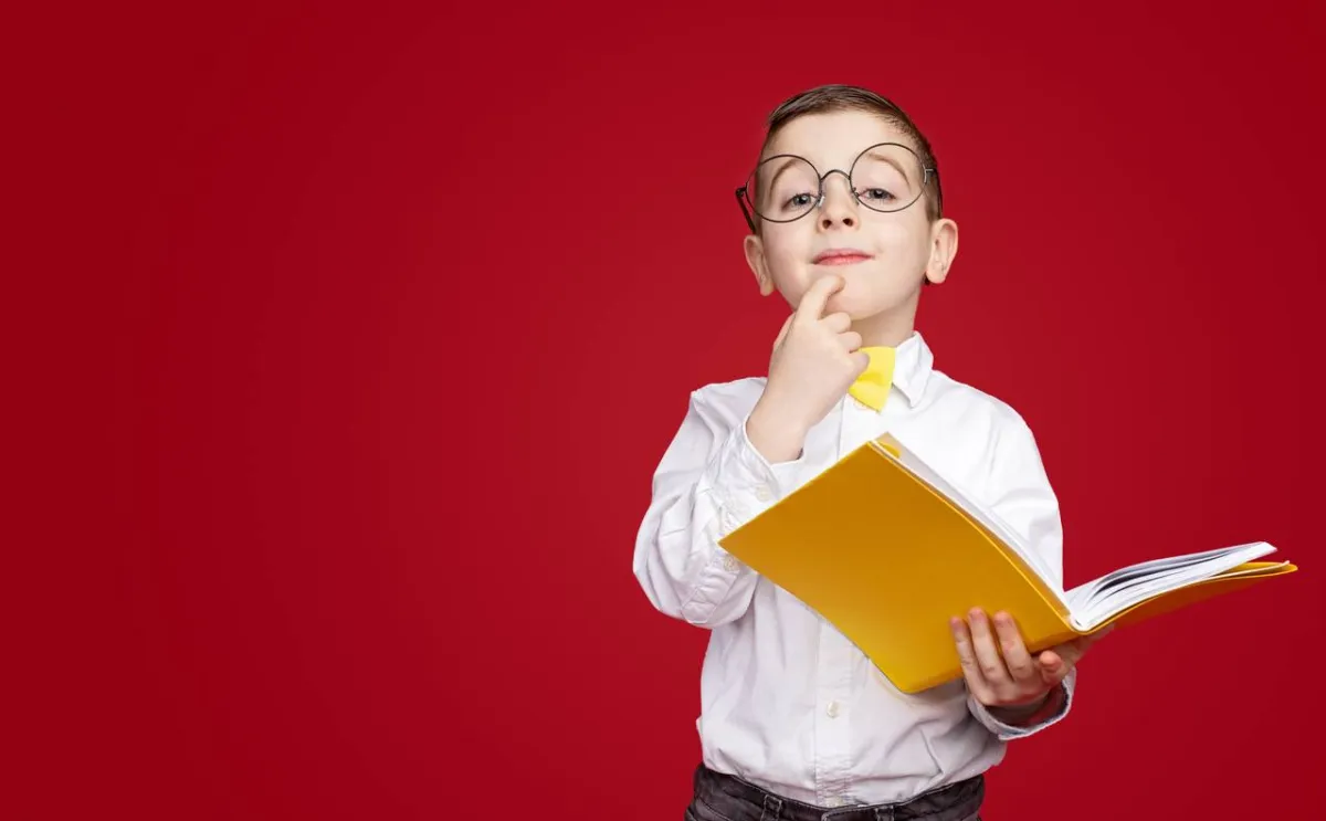 صورة لطفل ذكي