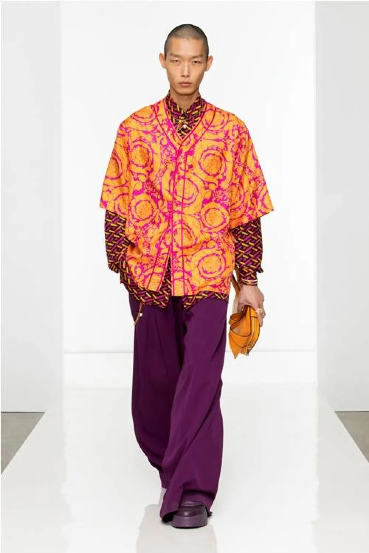 القميص الملوّن من فيرساتشي Versace