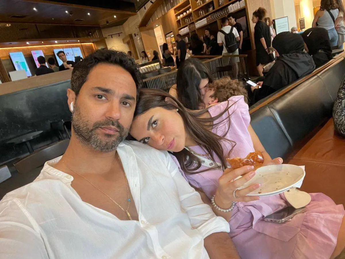 كريم فهمي وزوجته - الصورة من حسابه على إنستغرام