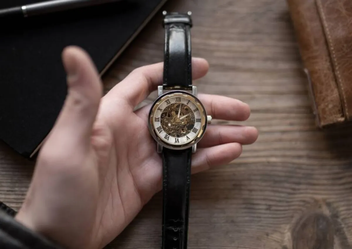 زجاج الساعة