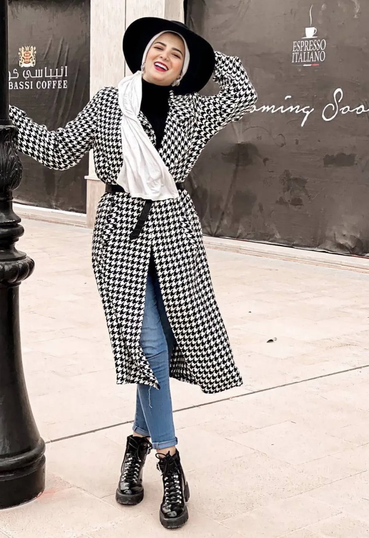 جهاد البنا بمعطف الكاروهات