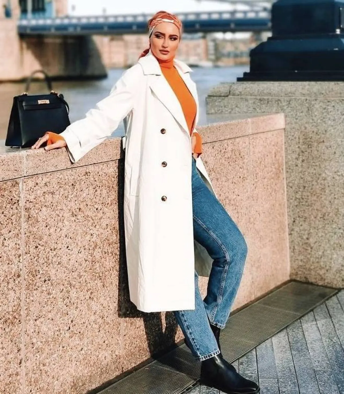 دلال الدوب باطلالة كاجوال