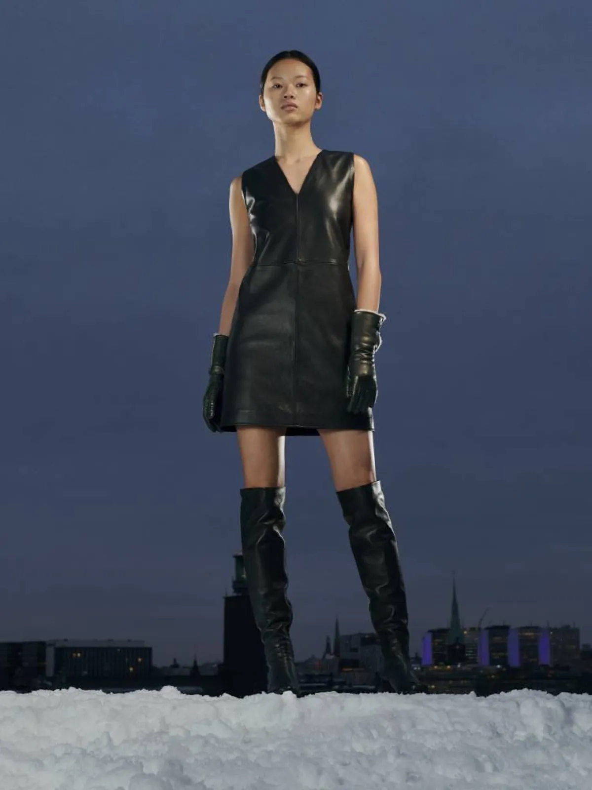 كيف تنسّقين الفستان الأسود في إطلالاتك؟