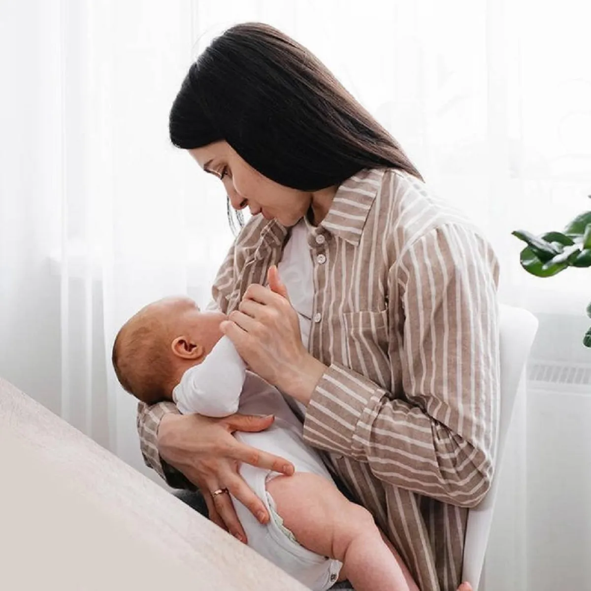 صورة لأم ورضيعها