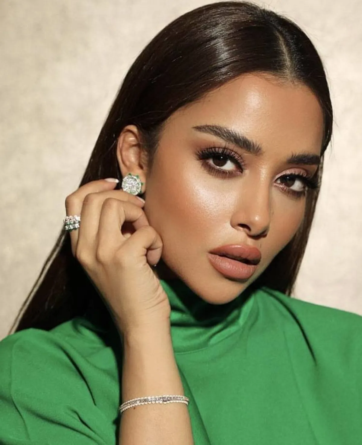 بلقيس فتحي بمكياج ترابي -الصورة من حسابها على الانستغرام