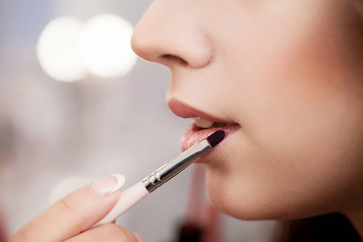 فرشاة أحمر الشفاه