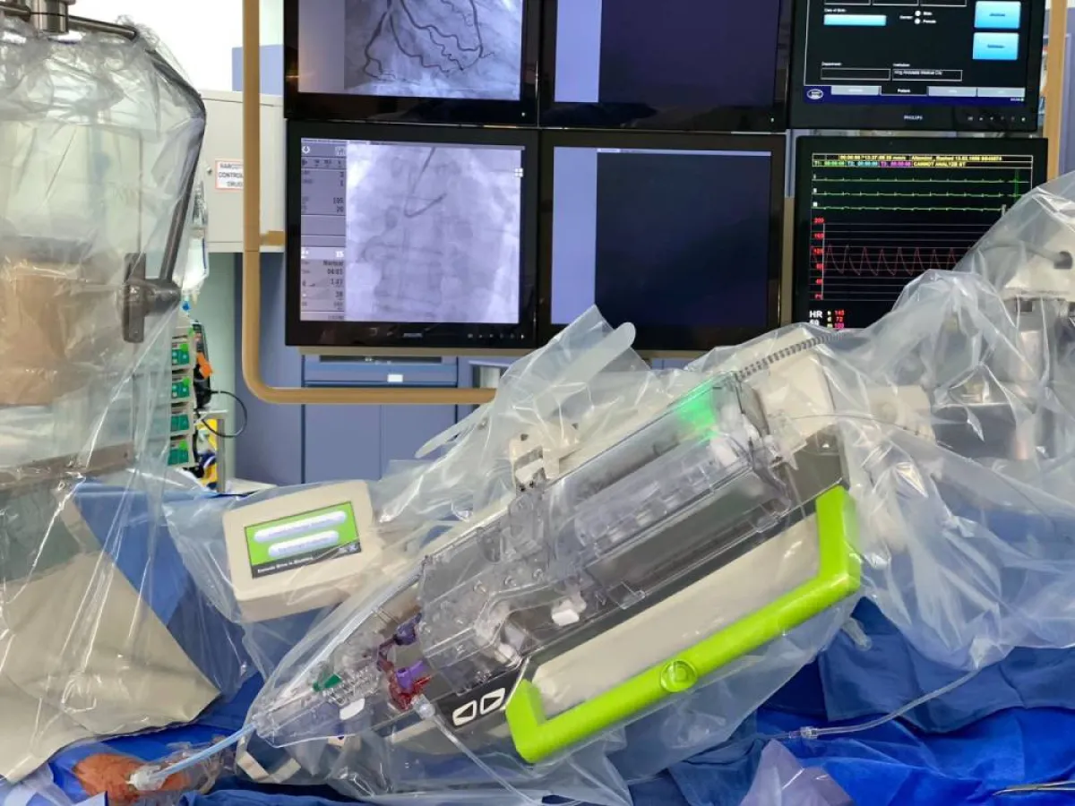 الذراع الآلي. الصورة من تويتر الدكتور فواز