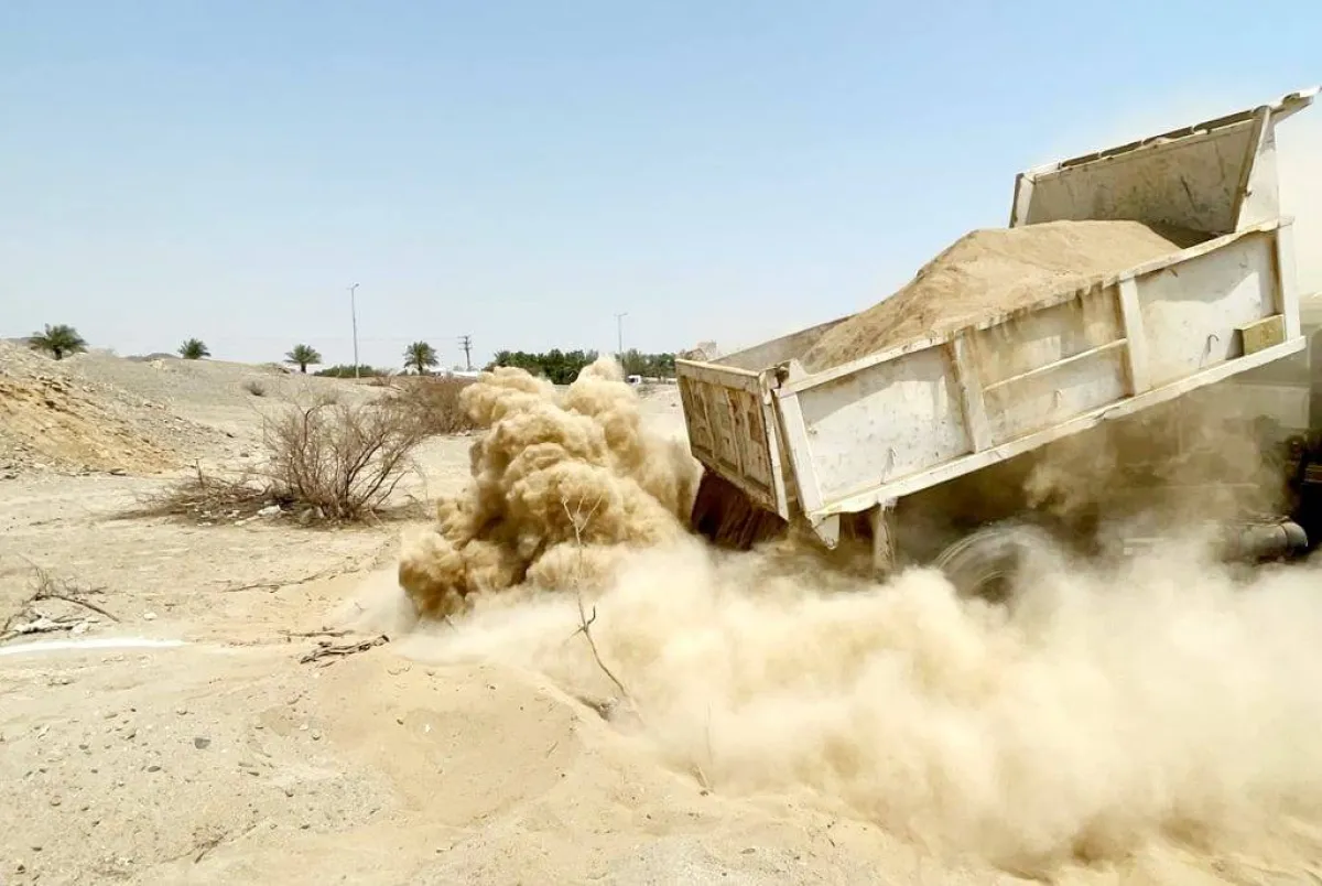 البيئة تواصل ردم آبار مكشوفة في محافظة الجموم