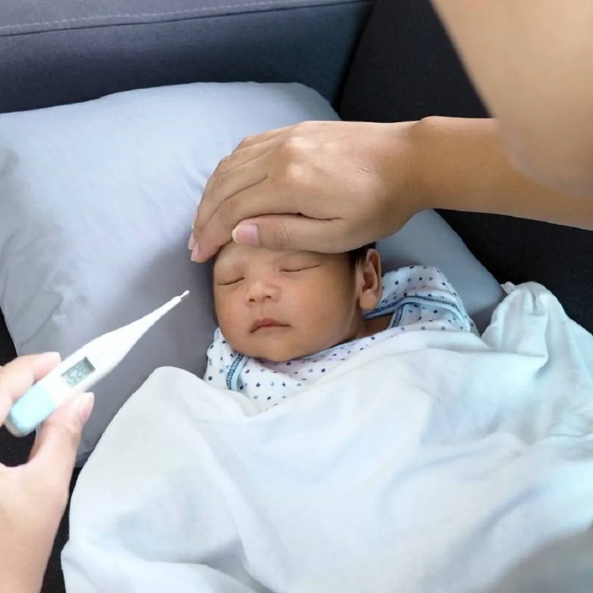 صورة لرضيع مريض