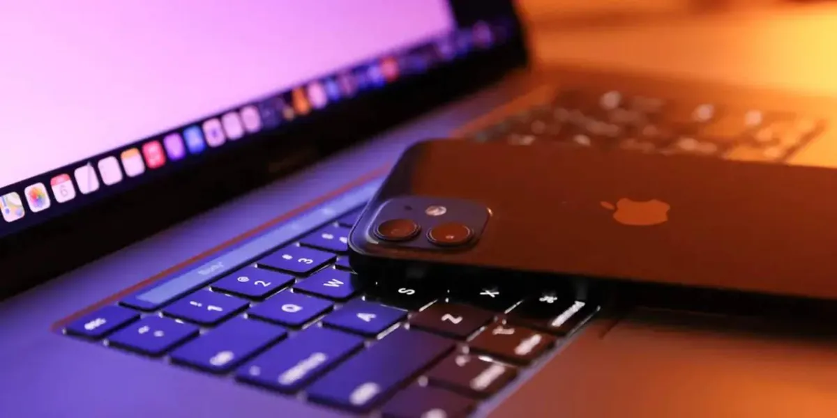 كيفية استخدام برنامج إصلاح الخدمة الذاتية من Apple لإصلاح جهاز iPhone أو MacBook