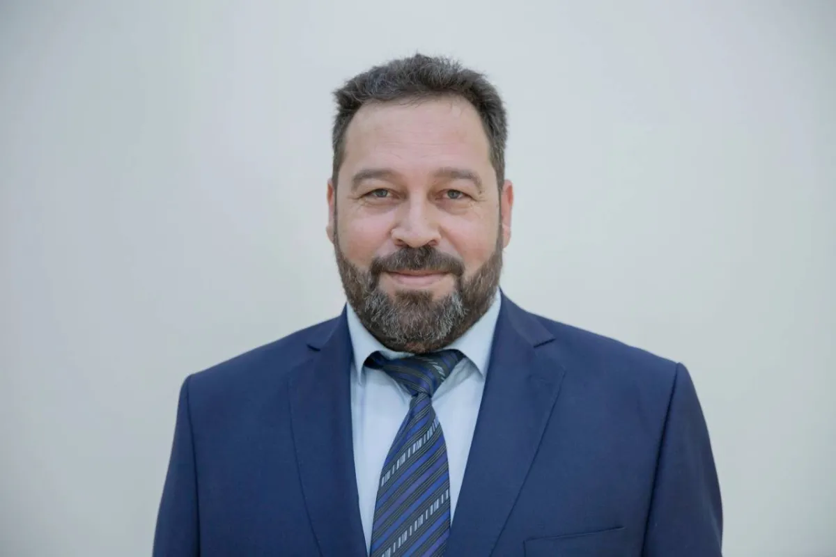 أيمن بشير العتر  اختصاصي تعليم  STEAM