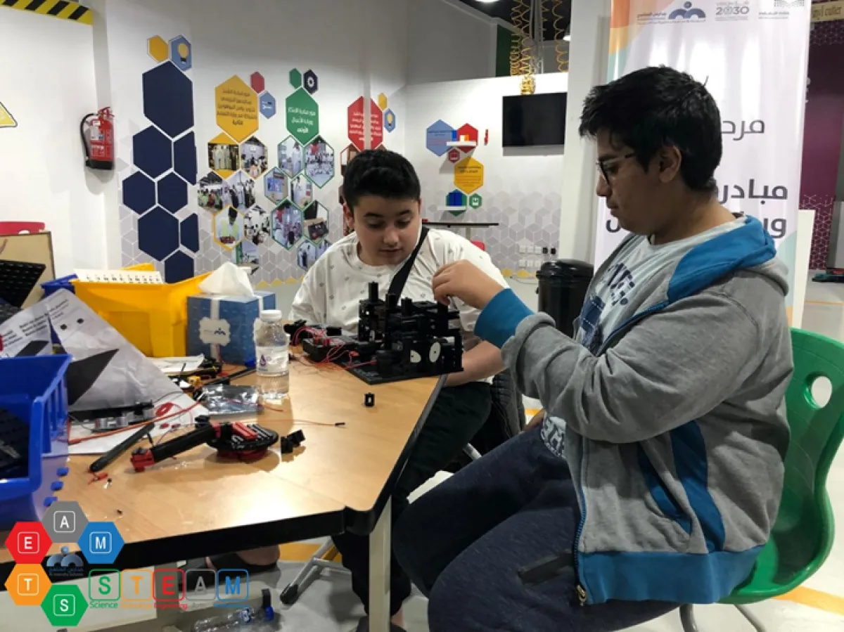 إكساب  الطلاب مهارات تقنية ستيم  