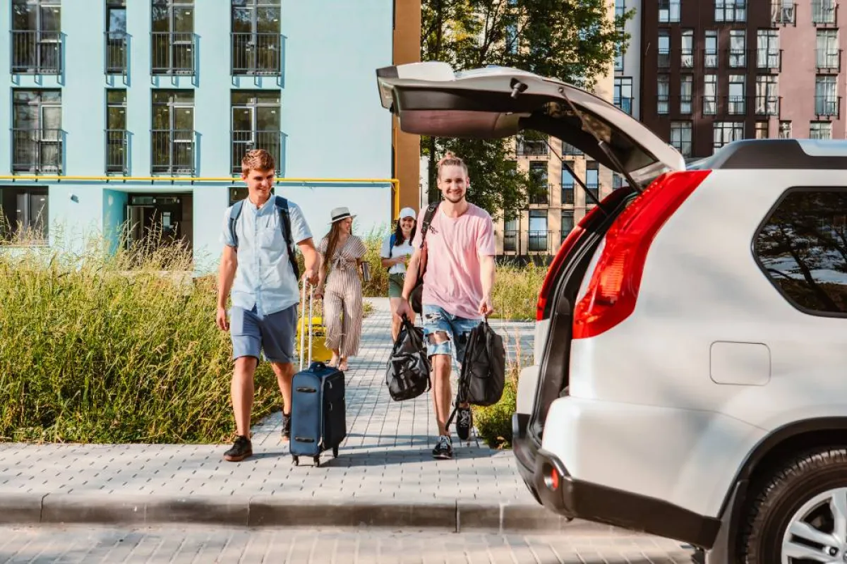 خطوات لتأجير السفر عند اصطحاب العائلة أثناء السفر 