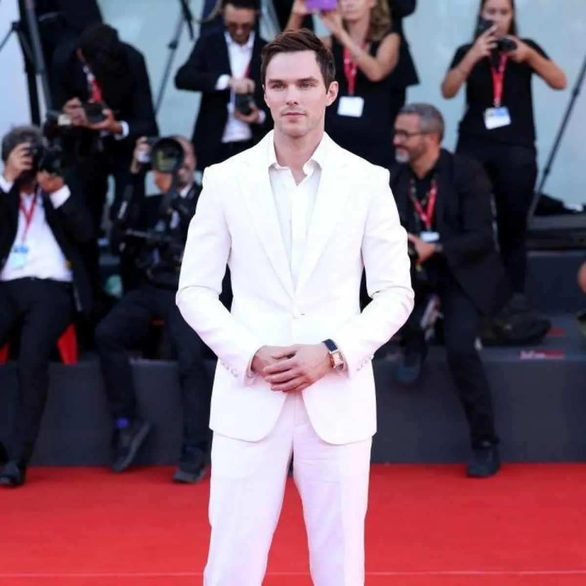 ساعة نيكولاس هولت Nicholas Hoult
