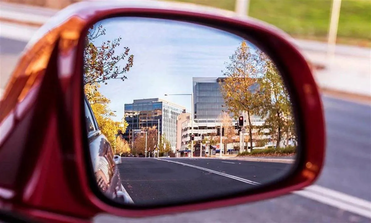 كيفية ضبط مرايا سيارتك