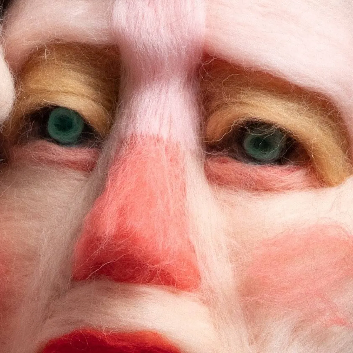 تماثيل من الصوف غير المنسوج 