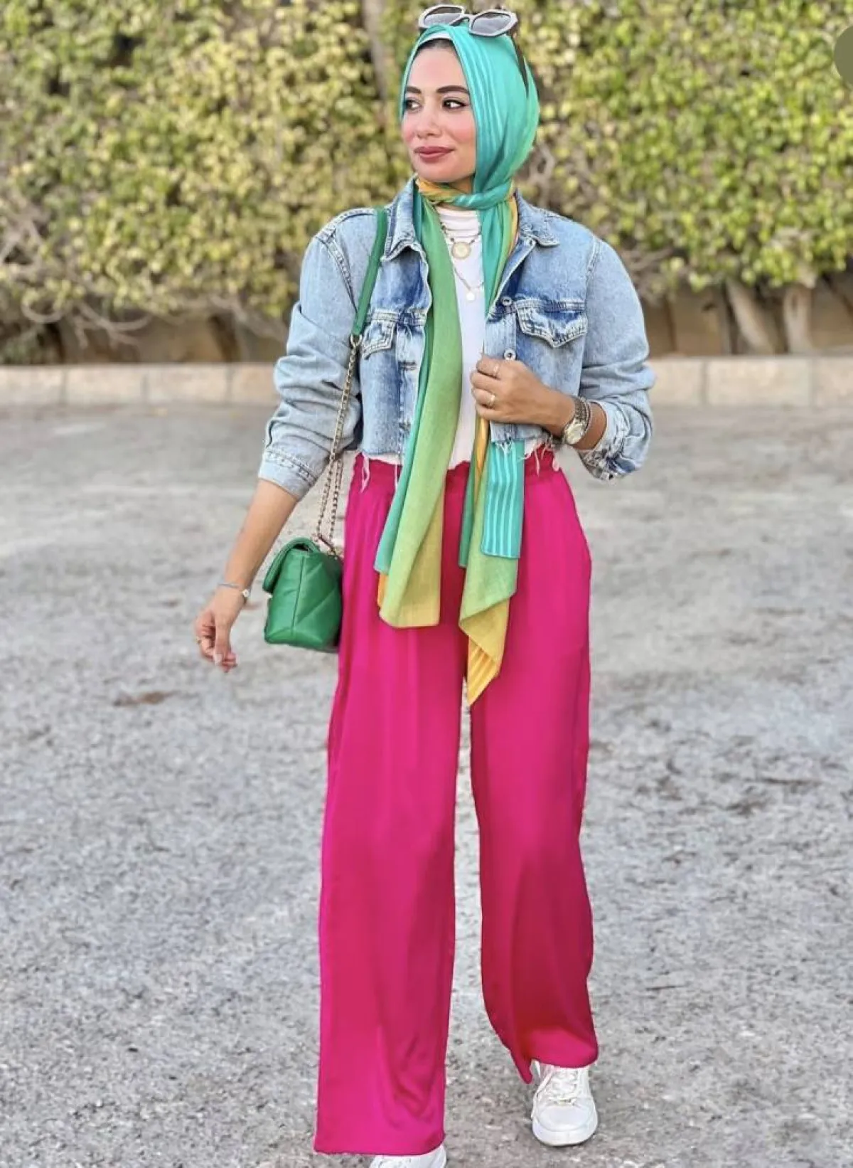 اطلالة مفعمة بالحياة من ميرنا علي