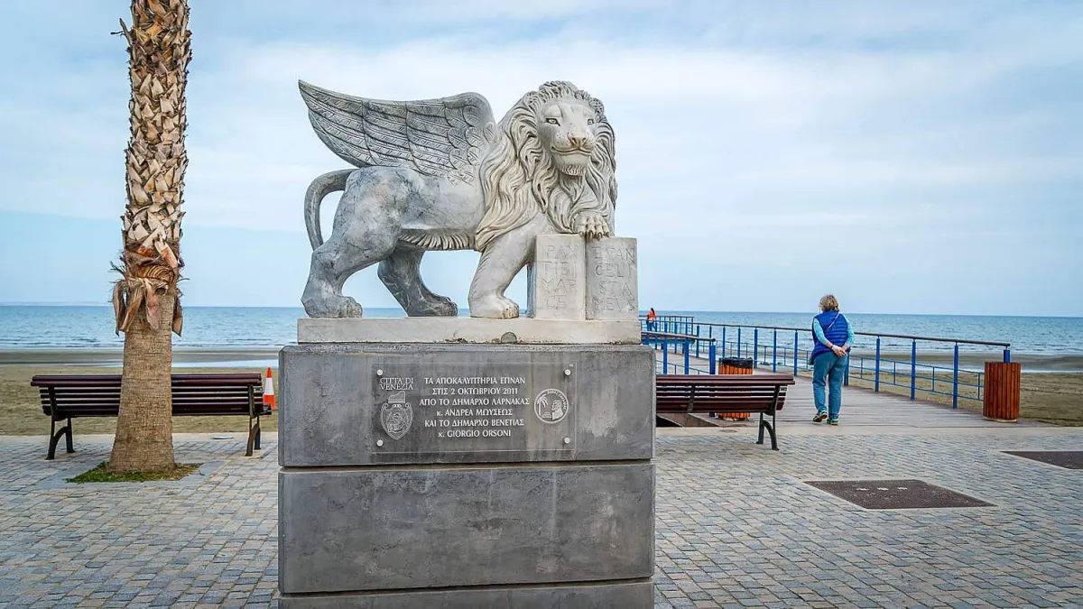 أجمل الأماكن السياحية في مدينة لارنكا بقبرص - الصورة من موقع tropter