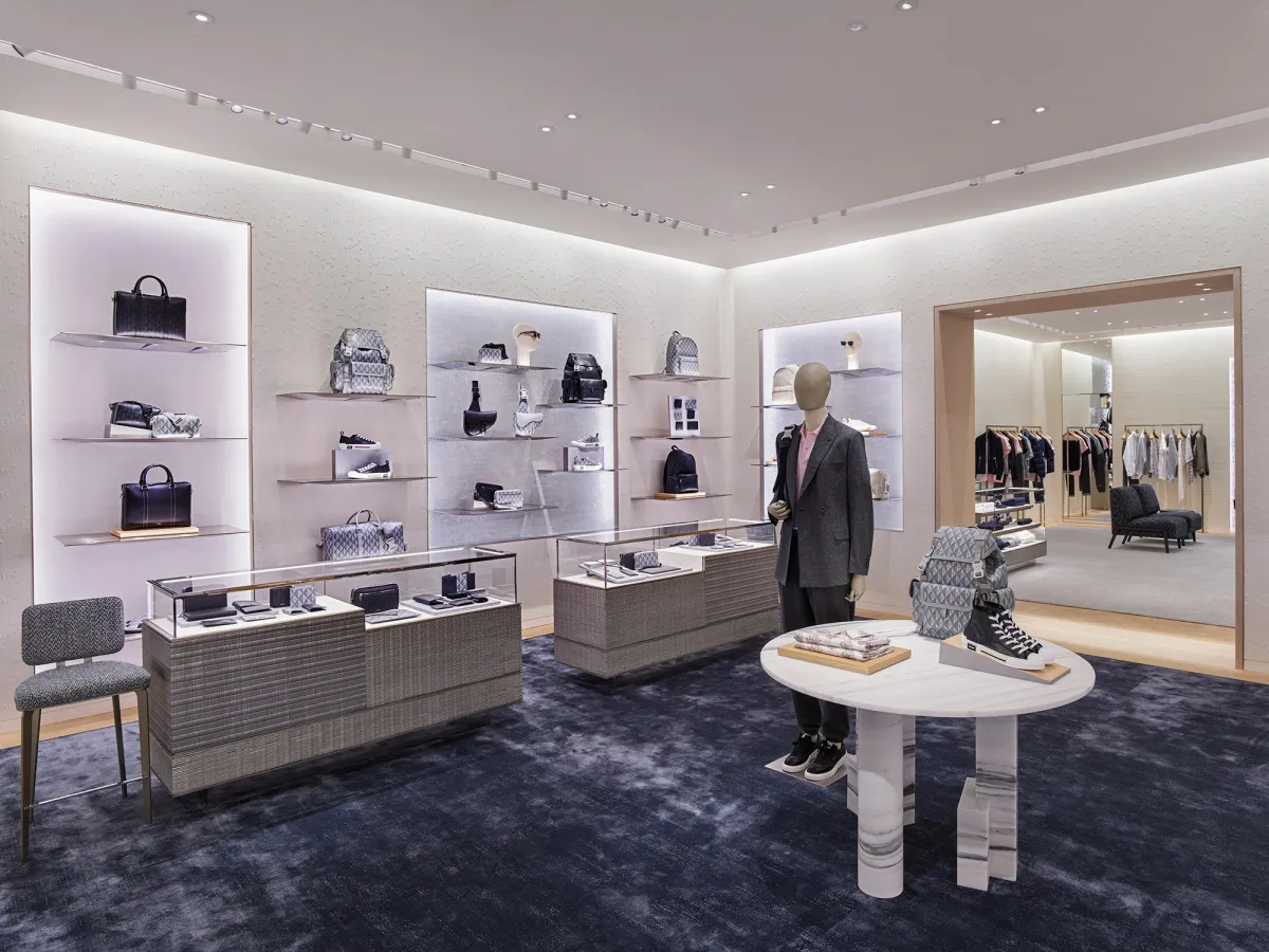 "ديور" Dior تعيد افتتاح متجرها في الرياض