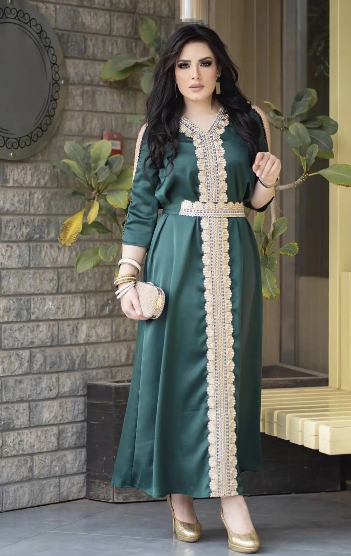 هبة الدري بقفطان عصري