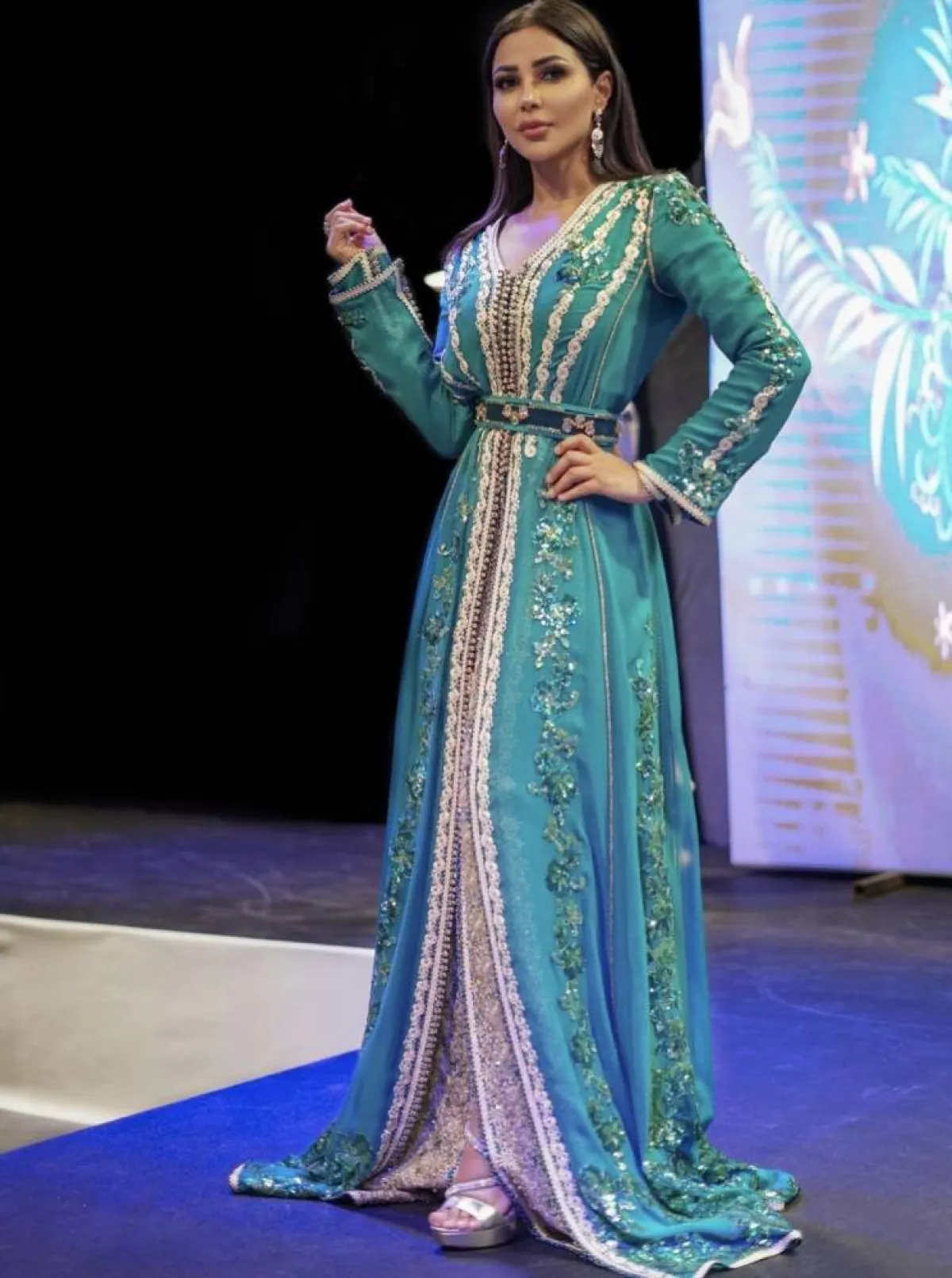 مهيرة عبدالعزيز بقفطان اخضر