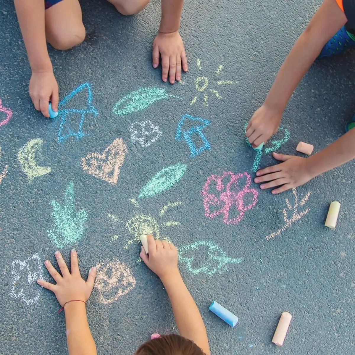 صورة لرسم على الأرض