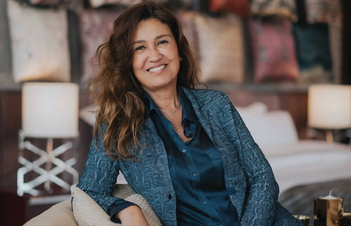 المصمّمة المصريّة منى حسين 