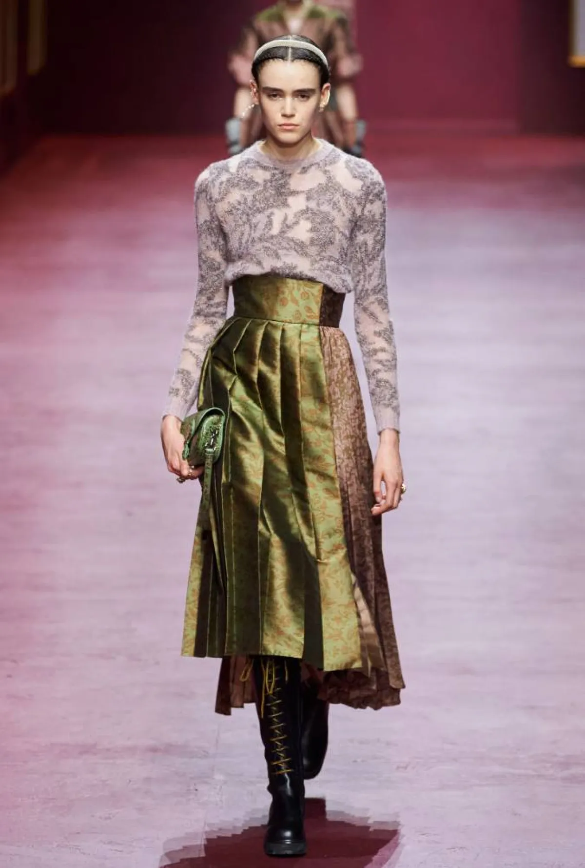 التصاميم الأنثوية موضة خريف 2022 Fall Feminine Style 