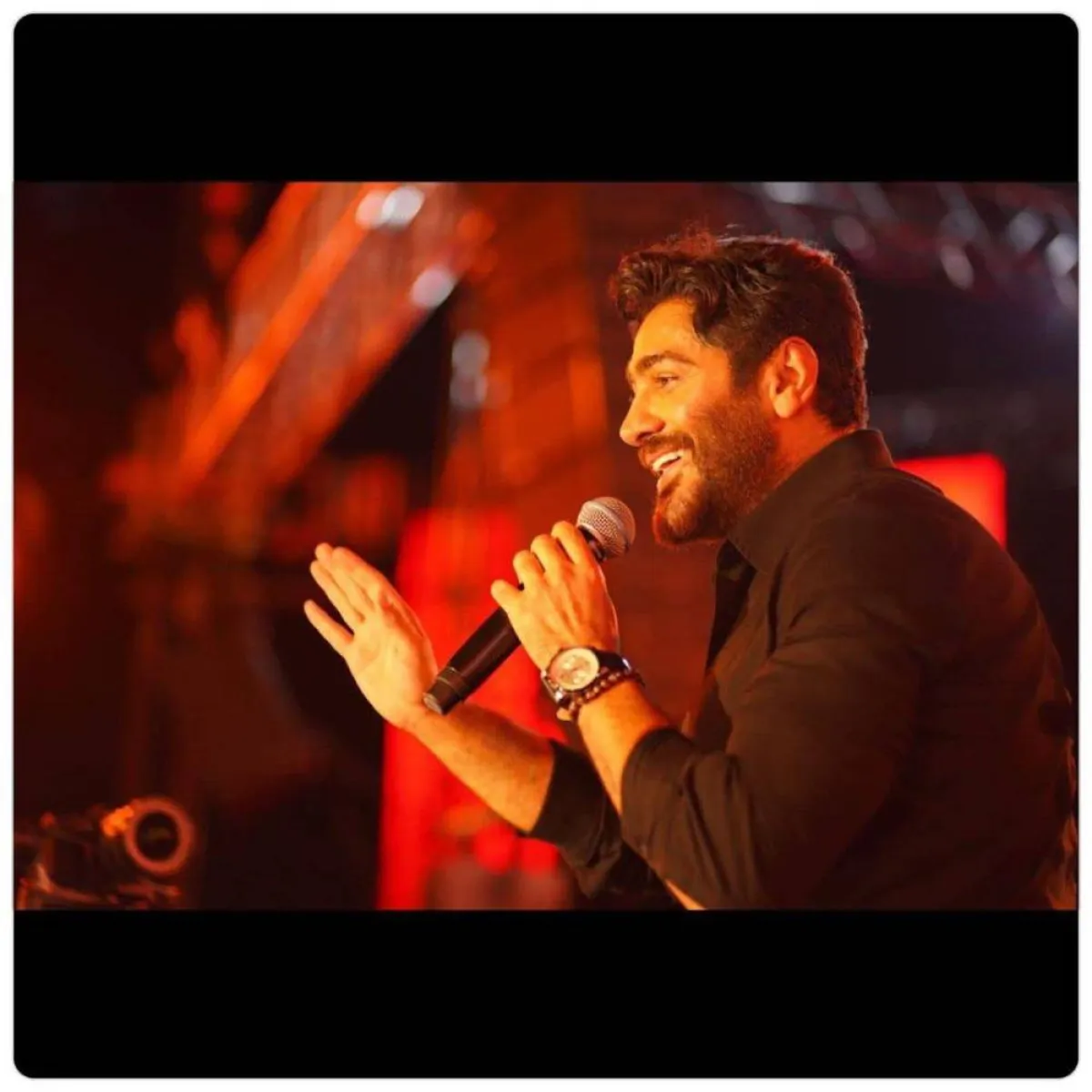 تامر حسني - صورة من حسابه على فيسبوك