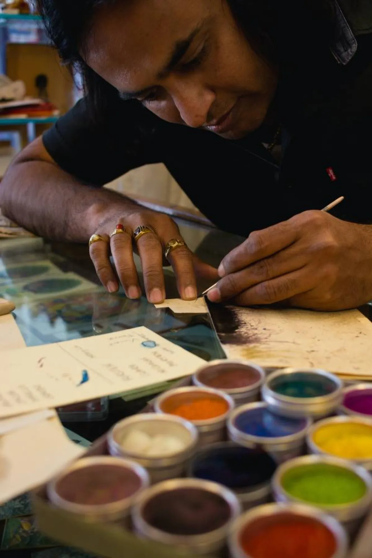 استخدام  الألوان المائية