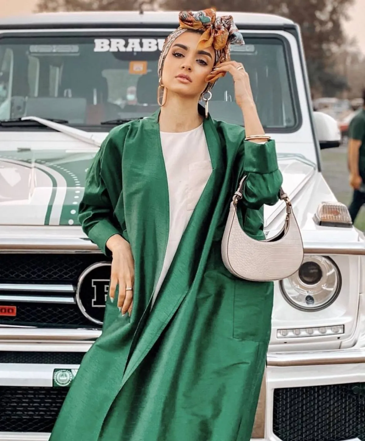 تنسيق العباية الخضراء من رؤى الموالي