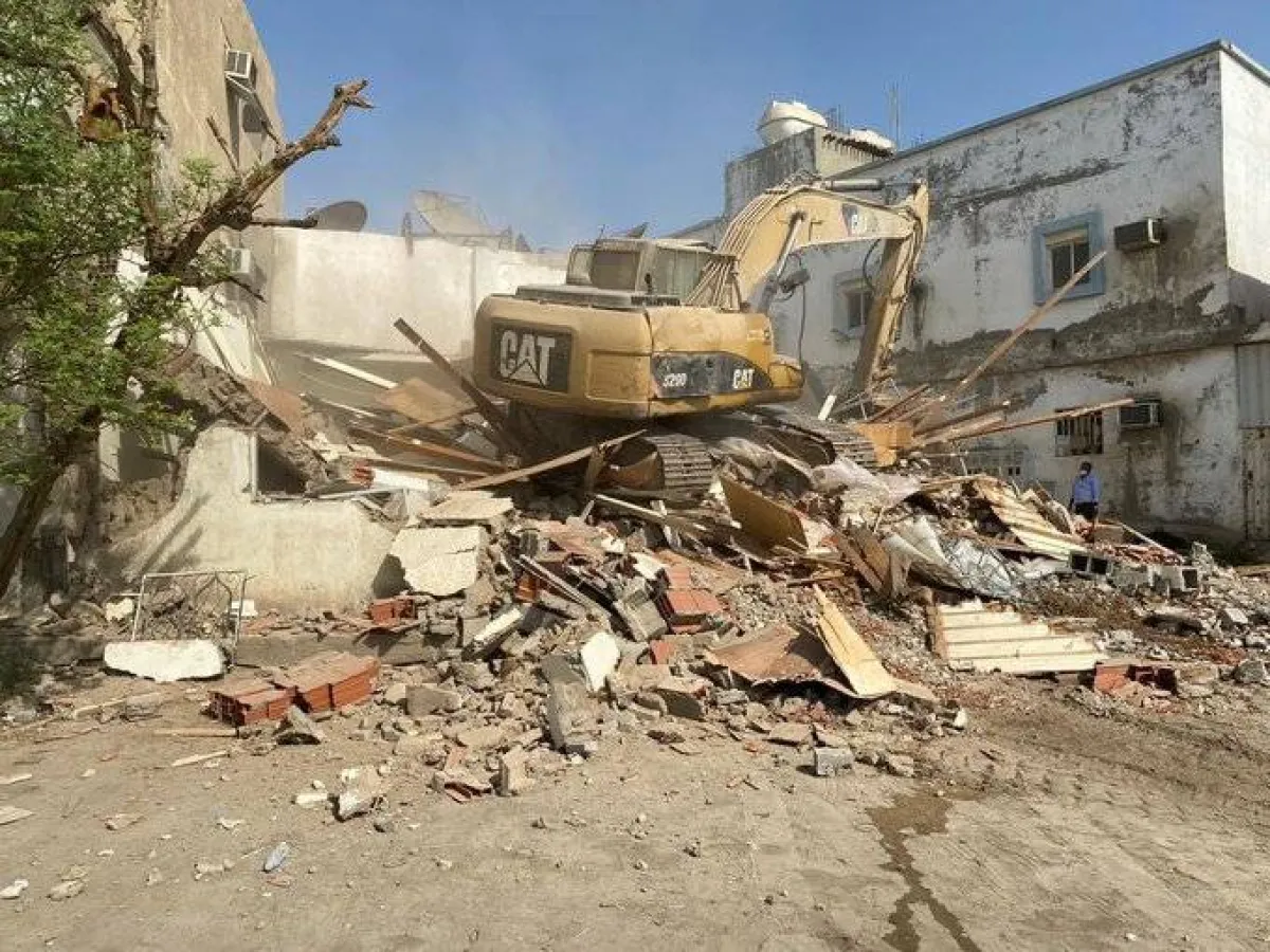 البدء بفصل الخدمات عن منازل المناطق العشوائية في العدل والفضل