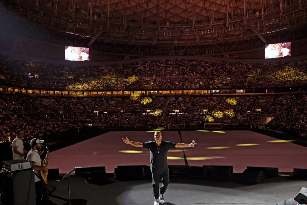 عمرو دياب من حفل سوبر لوسيل - صورة من حسابه على فيسبوك