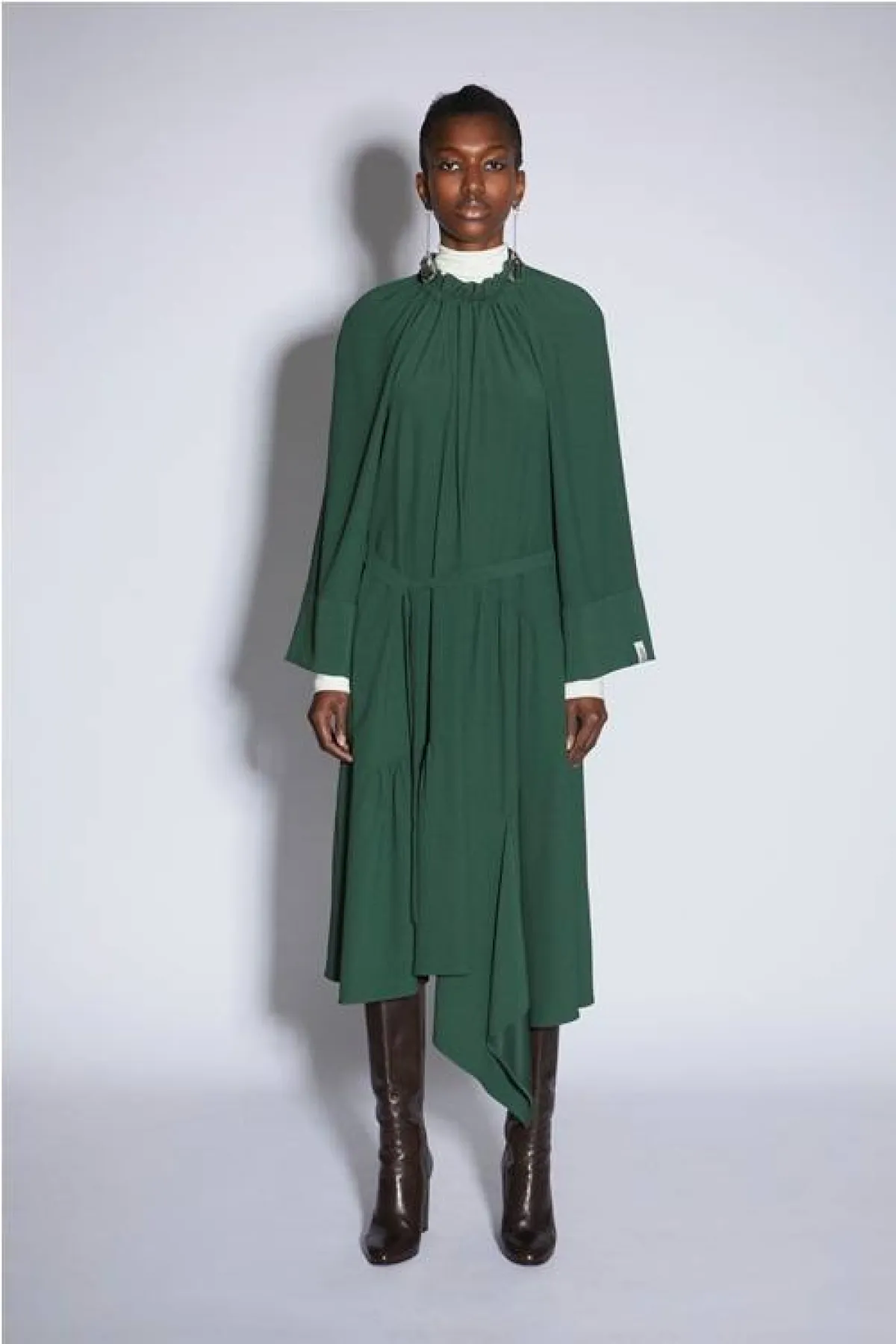 فستان فخم للمحجبات من لوتز هويل Lutz Huelle