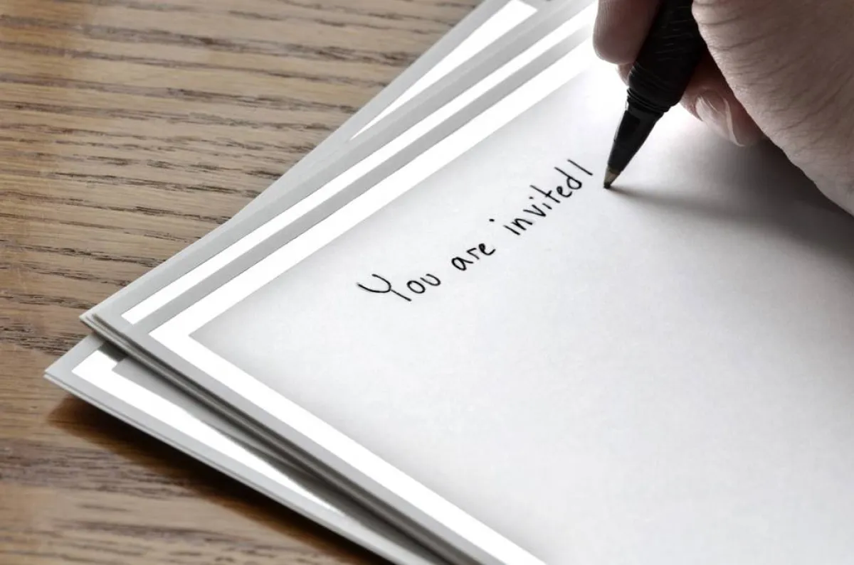 مغلّف الدعوة الخارجي