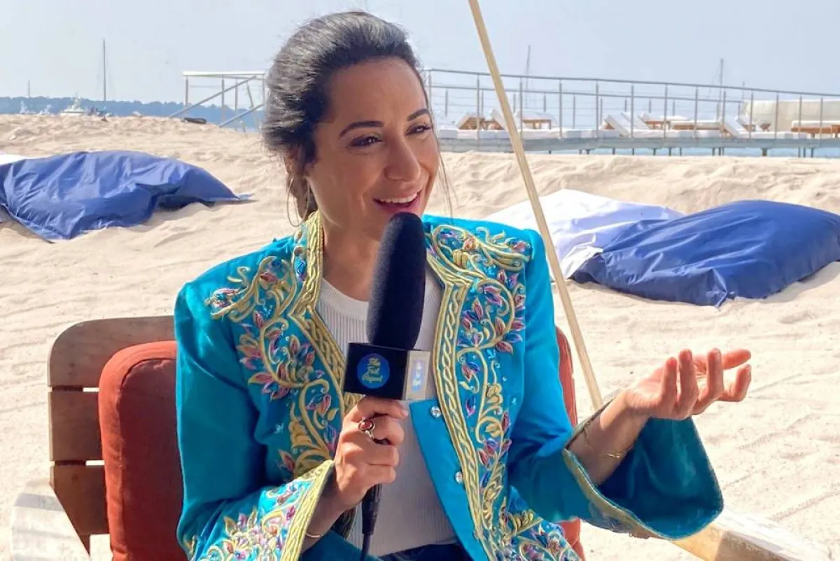 film fest report المخرجة اريج السحيلي في لقاء في مهرجان كان السينمائي الصورة من