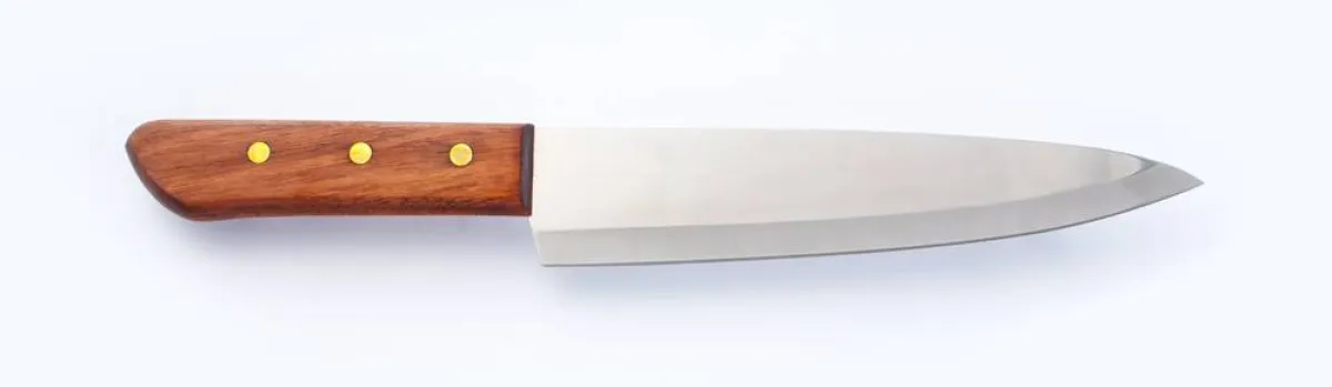 البطاطس لنزع الصدأ عن السكّين