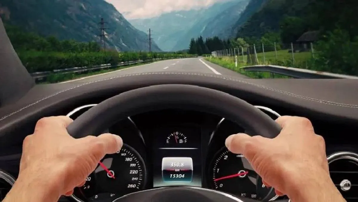 كيفية التعامل مع تعطّل مقود السيارة بشكل كامل اثناء السير