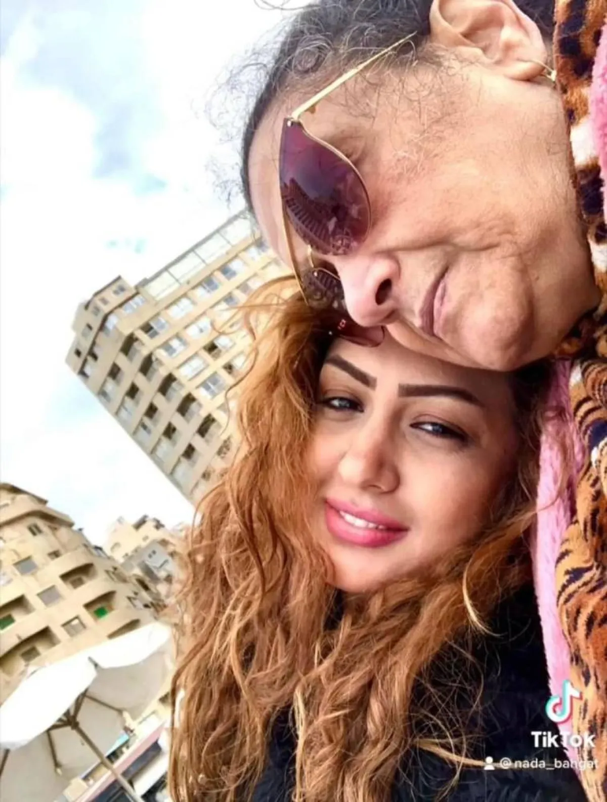ندى بهجت برفقة والدتها الراحلة - صورة من صفحتها الرسمية على انستغرام