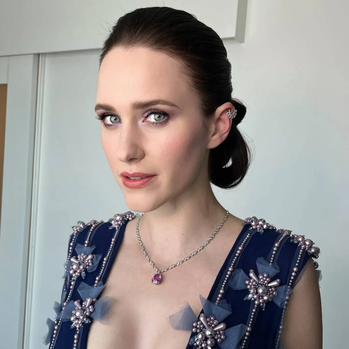 الصورة من صفحة خبيرة المكياج Lisa Aharon على انستغرام