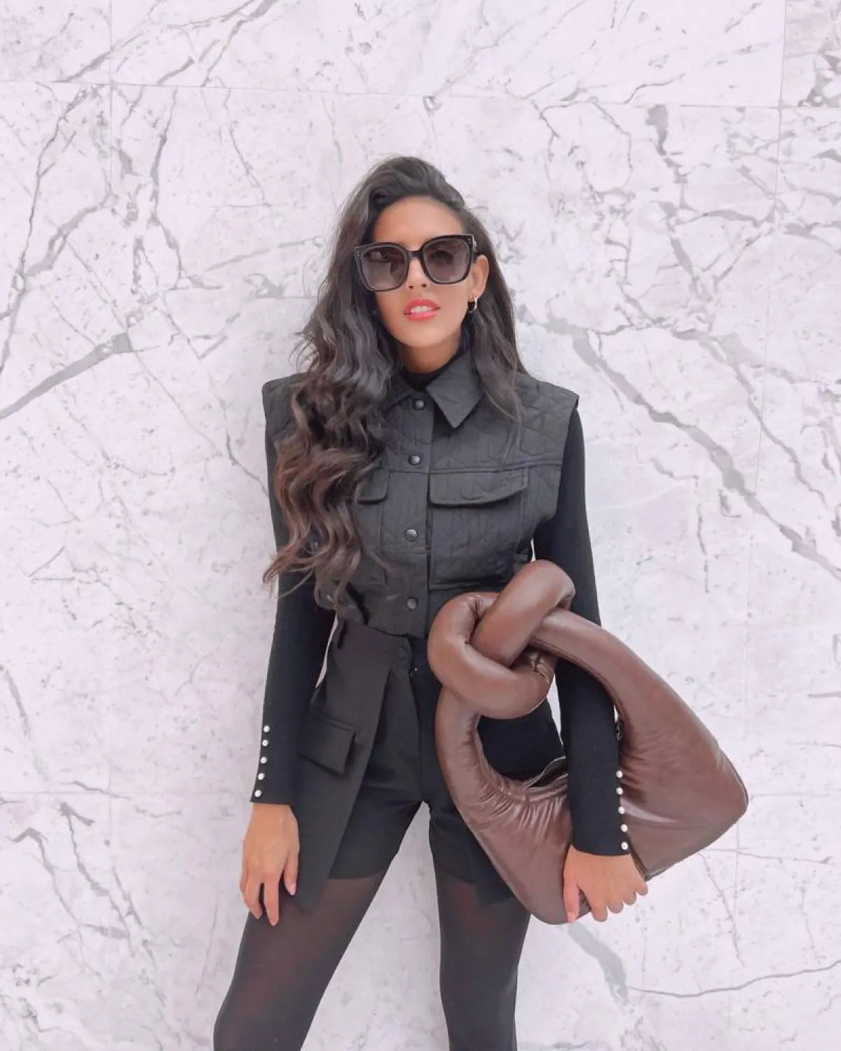 هادية غالب بإطلالة كاجوال جذابة 