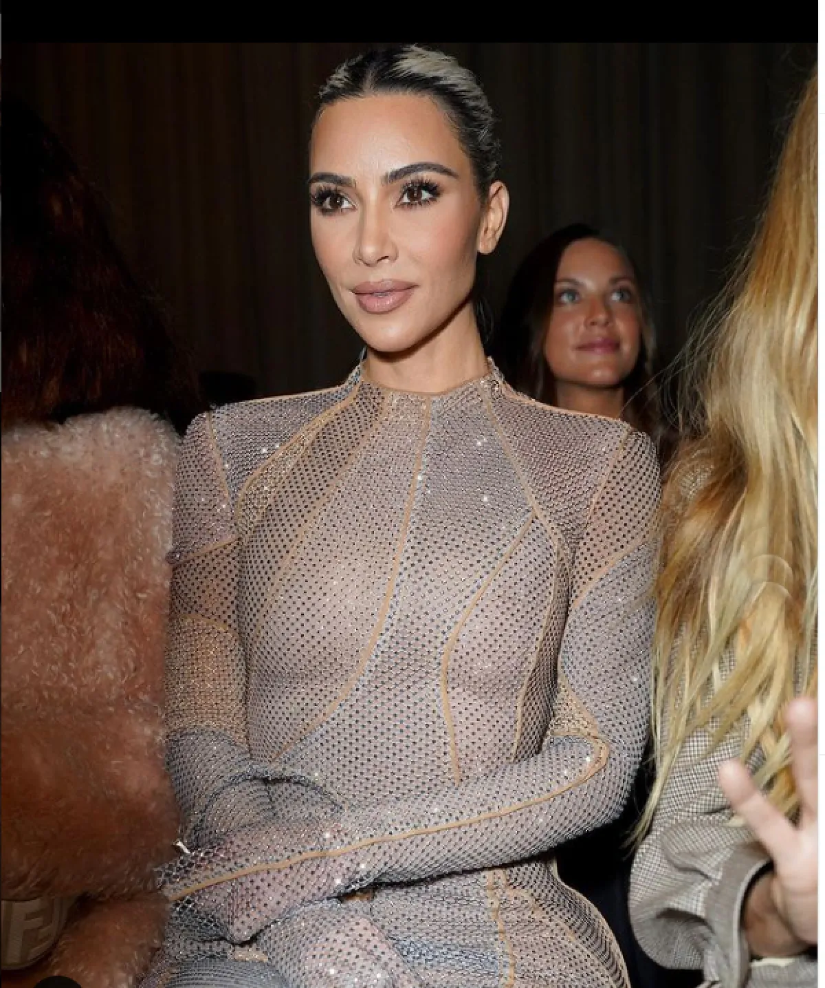 كيم كارداشيان تحضر عرض فندي