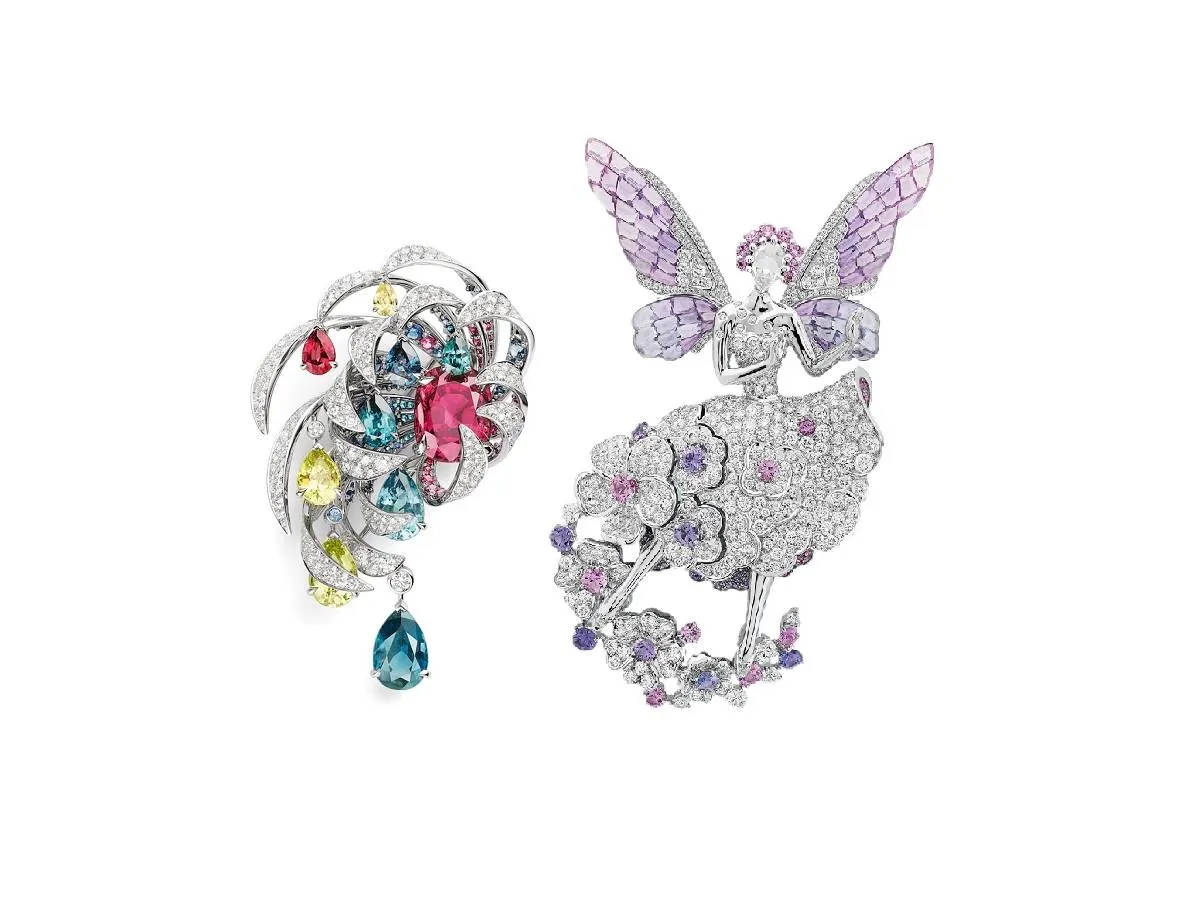 موديلات دبابيس بروش مرصعة بأحجار كريمة فاتحة